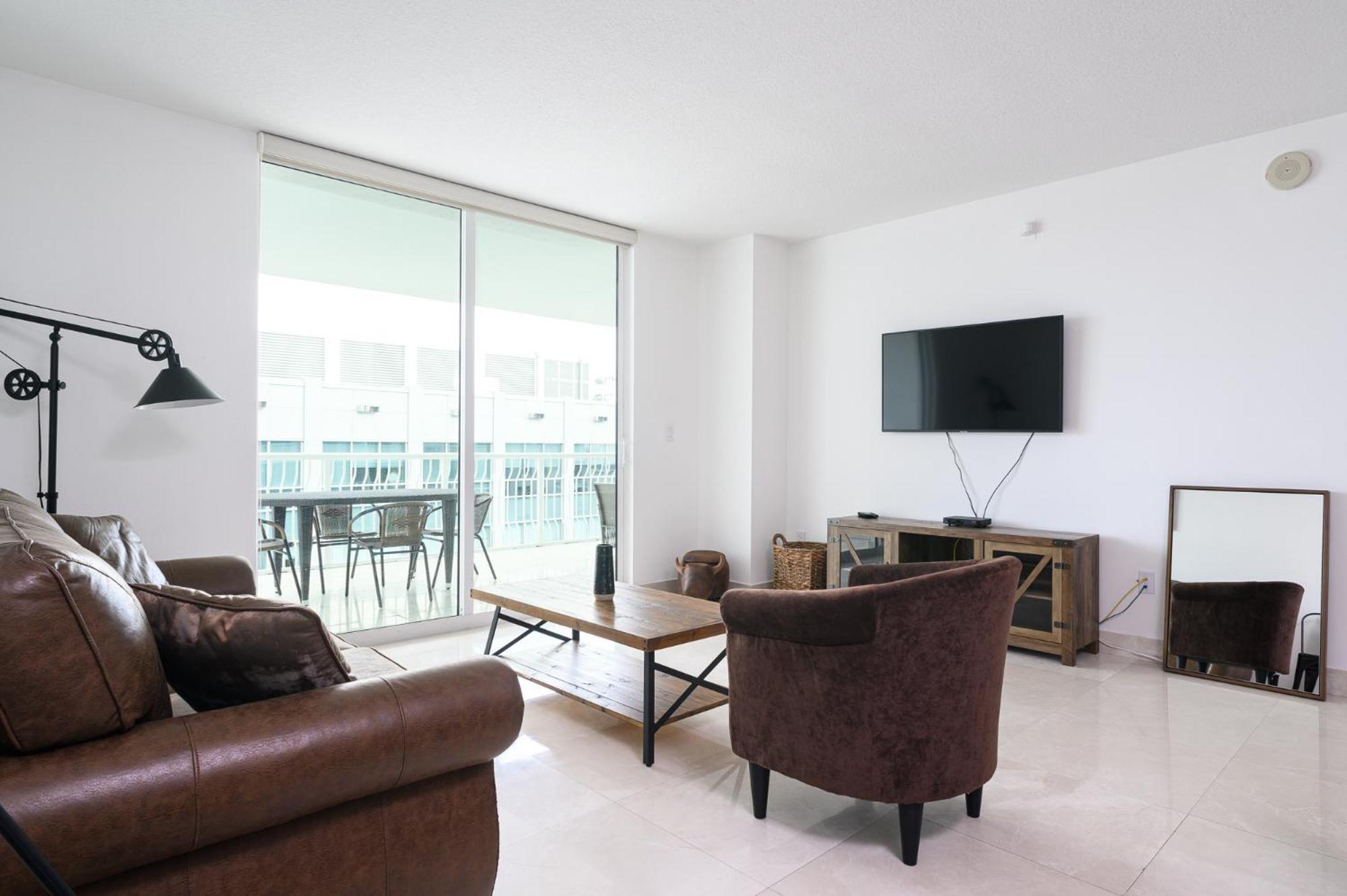 Spacious Penthouse In Brickell 3 Bedroom Free Parking Apartment Miami