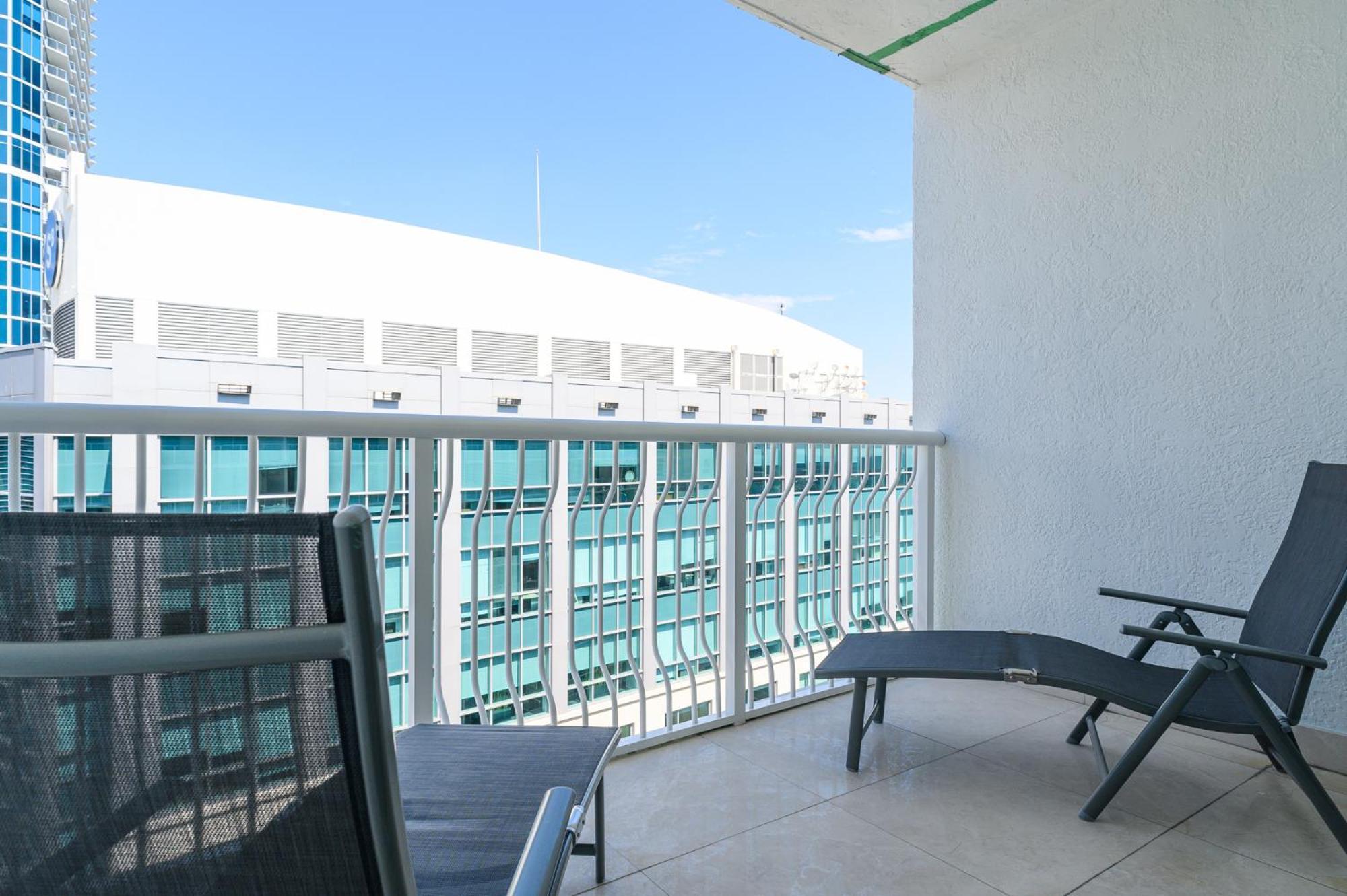 Spacious Penthouse In Brickell 3 Bedroom Free Parking Apartment